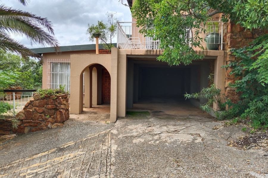 4 Bedroom Property for Sale in Hartbeespoort Rural North West